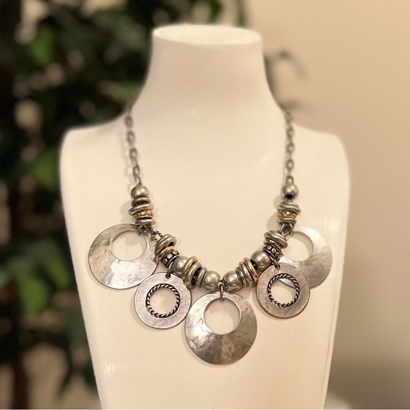 ✔Silver Disk Pendant Statement Necklace - Picture 2 of 5